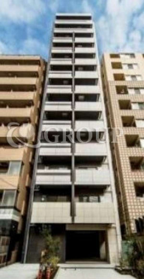 高級感のあるタイル張りの外観